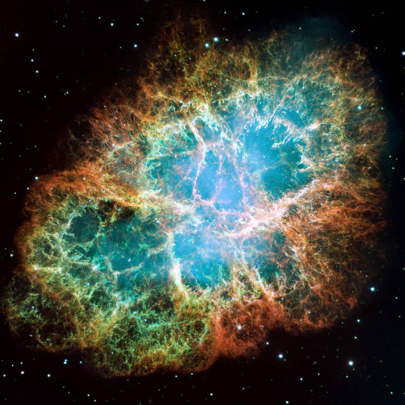 Nebulanın merkezinde iç kısımlara mavi rengi veren bir nötron yıldızı vardır.