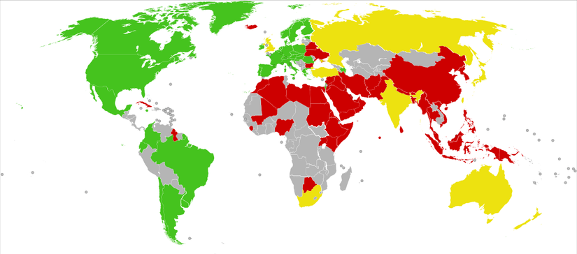 Dünya'daki pornografi yasaları: Yeşil = Yasal. Sarı = Bazı kısıtlamalar olsa da yasal. Kırmızı = Yasadışı. Gri = Veri yok.