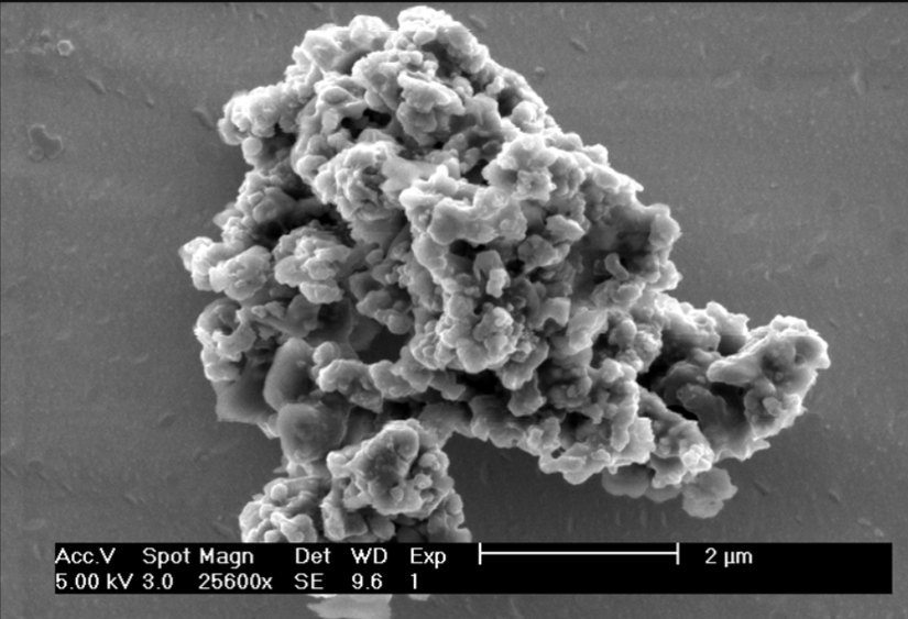 Uzay tozu tanecikleri, nanometre büyüklüğünde mineral taneciklerinden ve organik maddeden oluşur.