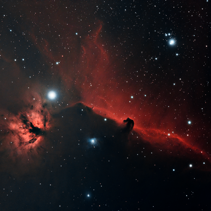 Atbaşı Nebulası etrafında gözlemlenen Mavi Yıldızlar.