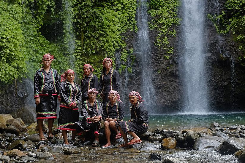 Malindang Dağları'nda yaşayan Subanen yerli halkı ve yöresel kıyafetleri.