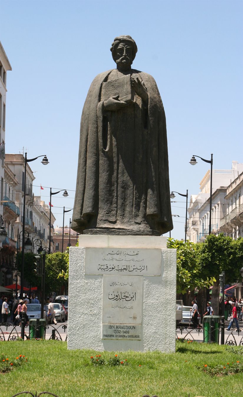 Tunus'taki İbn-i Haldun heykeli