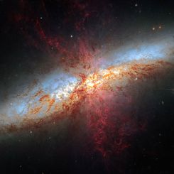 M82: Süpergalaktik Rüzgârlı Gökada