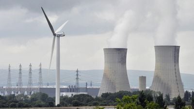 Yenilenebilir Enerji, Fosil Yakıtlar ve Nükleer Enerji: Hangisini, Neden Tercih Etmeliyiz?