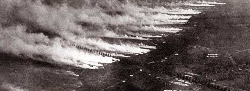Ypres, 22 Nisan 1915’te silindir vanalarının açılıp gazın salındığı an.