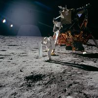 Apollo 11: Biraz Güneş Yakalamak