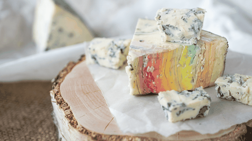 Penicillium roqueforti mantarının genetik yapısı değiştirilerek üretilen peynir.