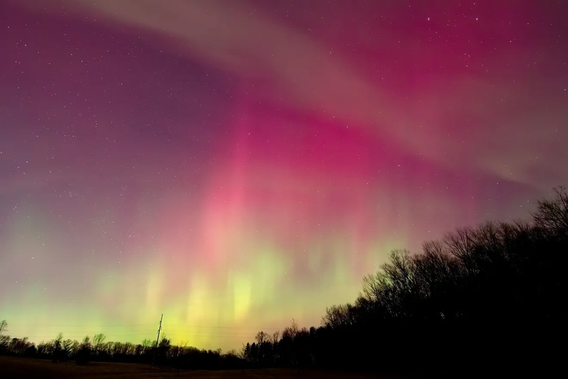 The Northern Lights on March 23, 2023, gave viewers in West Bend, an amazing light show.