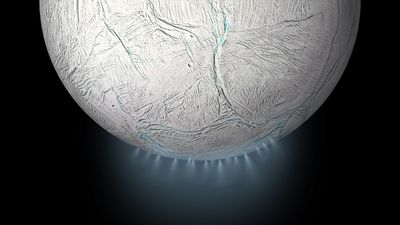 Satürn'ün Buzlu Uydusu Enceladus, Hayat Barındırmak İçin Mükemmel Yaşta Olabilir!