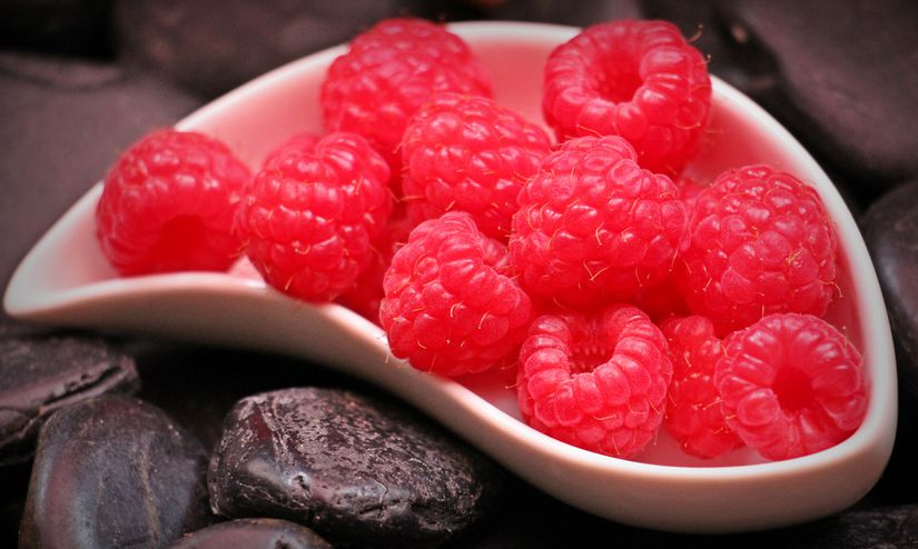 Özellikle kırmızı meyvelerin antioksidan içeriği yüksektir.