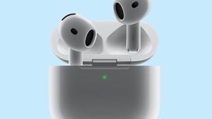 FDA Approves Apple AirPods As Hearing Aids