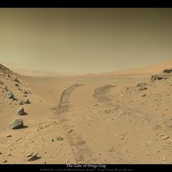  Crossing Dingo Gap on Mars 