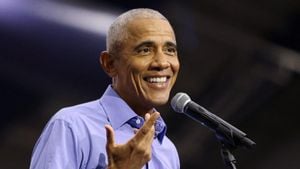 Obama Delivers Hilarious Trump Jabs While Campaigning For Harris