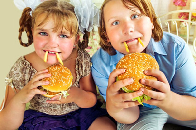 Obezite ile ilgili en büyük tehditlerden biri erken yaşta fast-food tüketiminin bir alışkanlık haline getirilmesi!