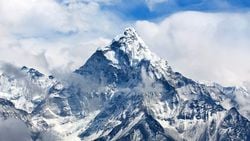 Everest Dağı: Dünyanın Deniz Seviyesi Üzerindeki En Yüksek Dağ Olan Everest Dağı'na Tırmanmak, Neden Bu Kadar Zor?