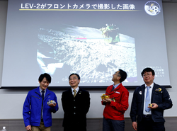 Japonya'nın İlk Ay Aracı Hedefine Ulaştı, Ancak Ters Dönmüş Gibi Görünüyor.