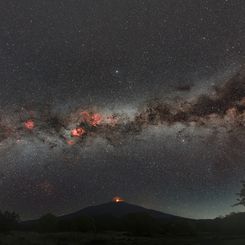 Etna Yanardağı ve Samanyolu