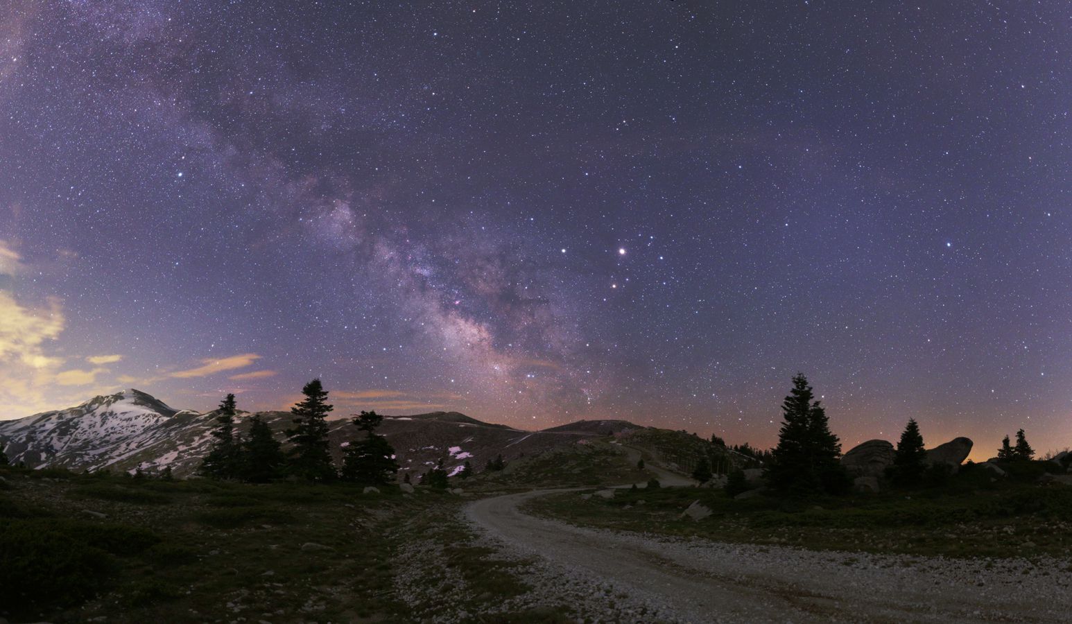  Milky Way and Planets Near Opposition 