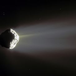  Comet Churyumov Gerasimenko in Crescent 