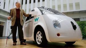 Waymo Unveils Roomy Self-Driving Robotaxi