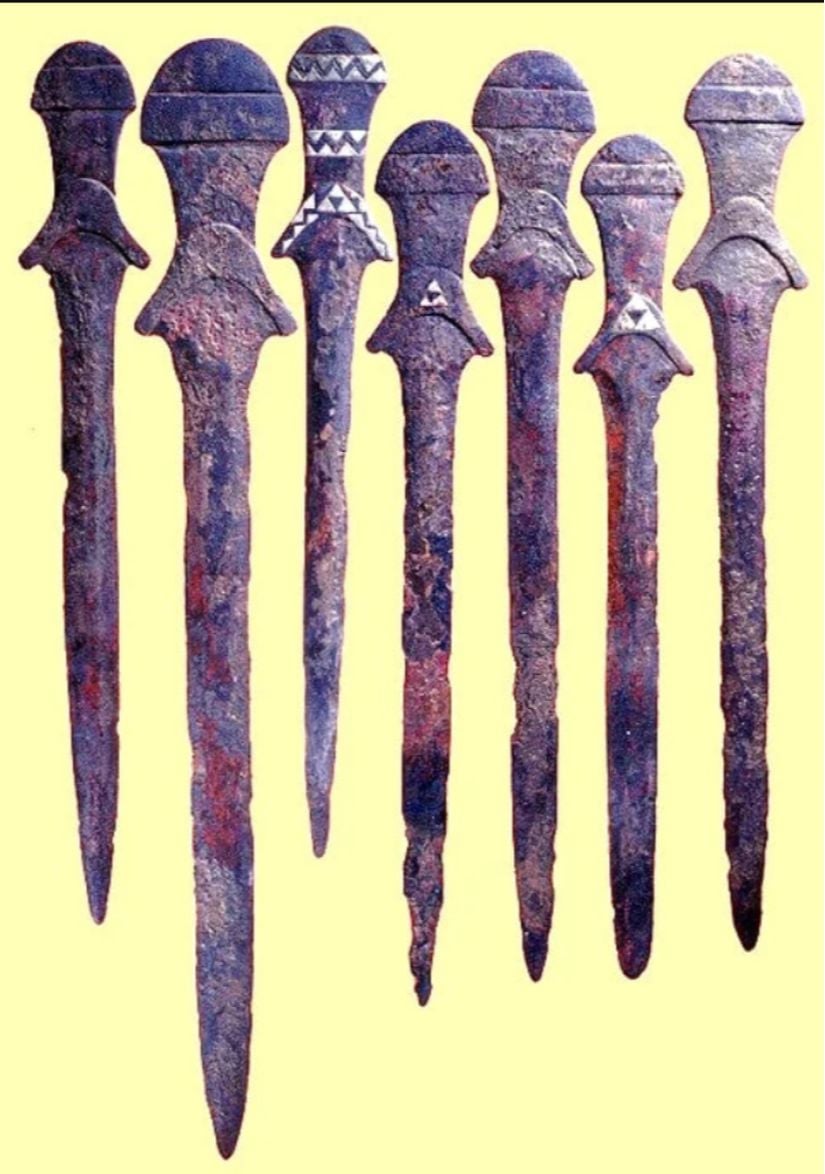 Bulunan ilk metalik kılıçlar