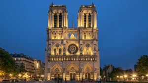 Notre-Dame Restoration Uncovers Poet Du Bellay's Coffin