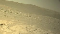 NASA Rover Videosu, Mars Kraterinin Şaşırtıcı Görüntüsünü Gösteriyor