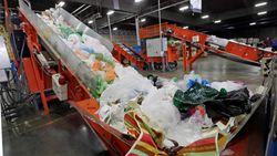 California, Daha Kalın Plastik Alışveriş Poşetlerinin Gerçekten Geri Dönüştürülebilir Olup Olmadığını Araştırıyor