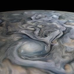 NASA Uzay Aracı, Jüpiter'in Yıldırımının Dünya'nınkine Nasıl Benzediğini Belgeliyor