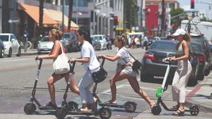 Elektrikli Scooter, Kentsel Hareketlilik ve Ulaşım Aracı Alternatifi Olarak Dost mu, Düşman mı?