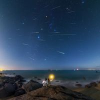 Leonid Meteors Through Orion 