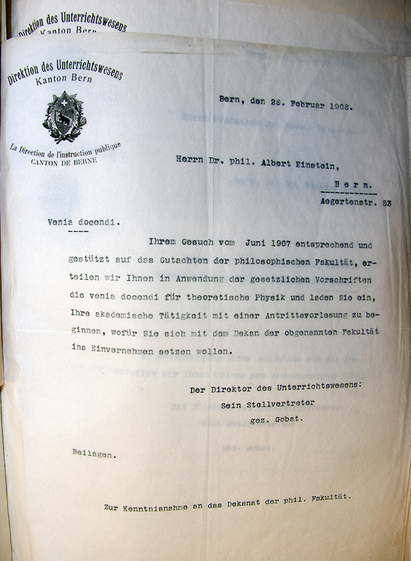 Albert Einstein'a doçentlik verildiğini ilan eden 28 Şubat 1908 tarihli mektup.