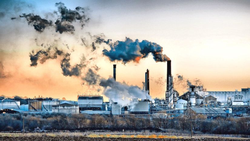 Endüstriyel amaçlı kullanılan fabrikalardan salınan kimyasal partiküller hava kirliliğinin başlıca sebeplerindendir.