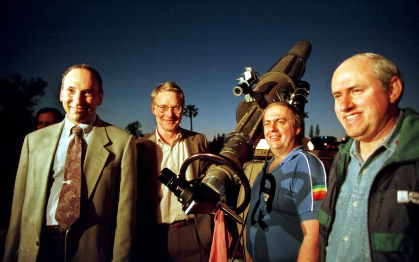Kuyruklu yıldız avcıları David Levy, Don Yeomans, Alan Hale ve Thomas Bopp, 1997 yılında Hale-Bopp ve Wild 2 kuyruklu yıldızlarını gözlemek için bir araya geldiler.