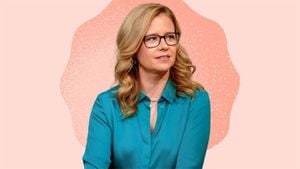 Jenna Fischer Shares Brave Journey Through Breast Cancer