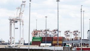 US Port Workers Strike Ends Amid Economic Recovery