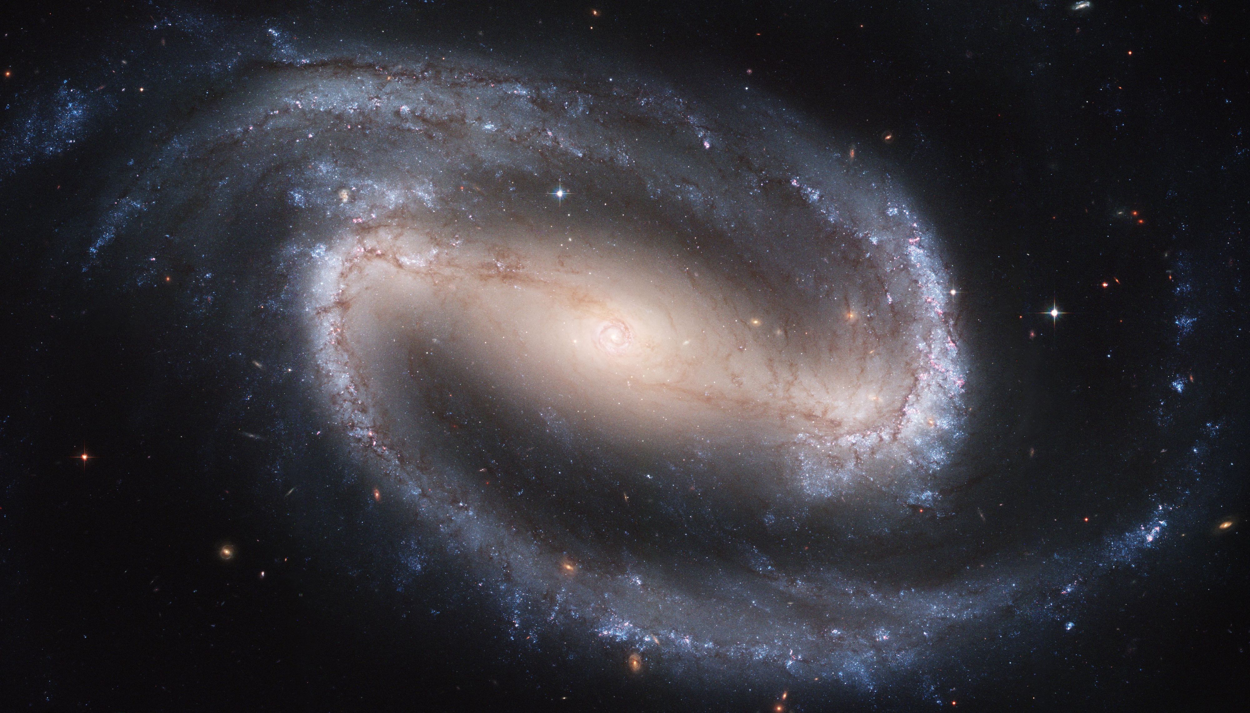 Çubuklu Sarmal Galaksi NGC 1300