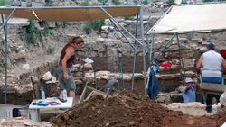 Arkeologlar Nereyi Kazacaklarını Nasıl Biliyorlar?