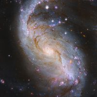  NGC 1672: Barred Spiral Galaxy from Hubble 