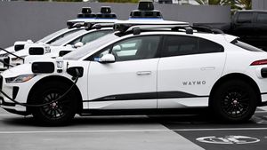 Residents Rally Against Waymo Robotaxi Noise