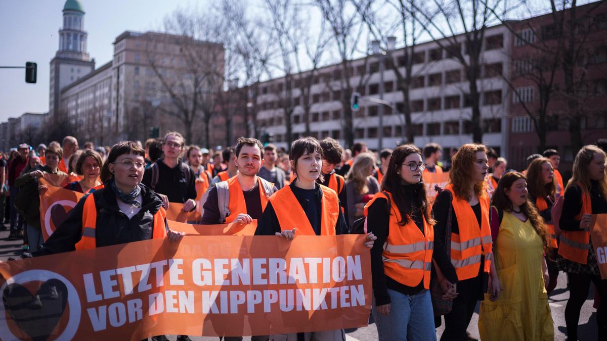 Climate Activists Disrupt Frankfurt Airport Operations