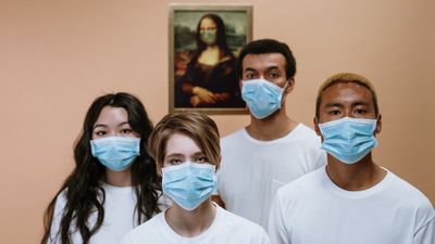 Çinli Bilim İnsanları, Koronavirüs Mücadelesinde Halkın Maske Takmamasının Büyük Bir Hata Olduğunu Söylüyor!