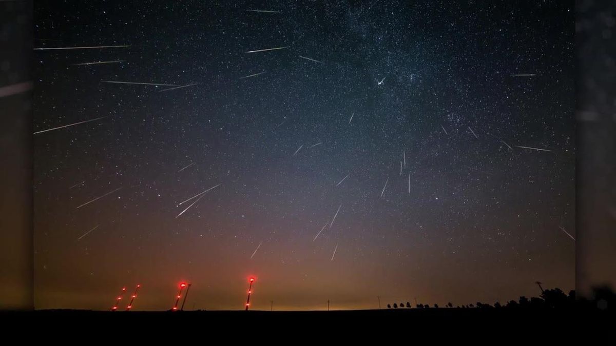 Perseid Meteor Shower Peaks With Super Blue Moon Celebration