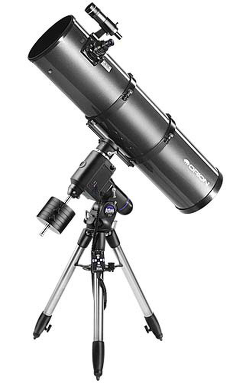 Aynalı (Newton) türünden bir teleskop. Bu türde ayna teleskobun arkasındadır ve ışık öndeki ikincil bir aynaya&nbsp;çarparak teleskobun yanından dışarıya çıkar.