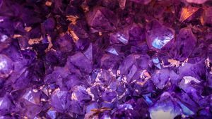 Elmas ve Kristaller: Sahtebilimin Favori Jeolojik Oluşumları