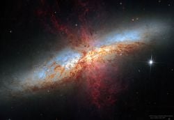 M82: Süpergalaktik Rüzgârlı Gökada