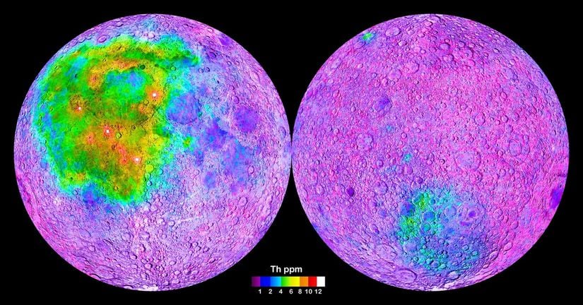 Ay'daki toryum yataklarının dağılımı. Solda, Ay'ın Dünya'ya dönük olan yüzü, sağda ise Dünya'dan uzak yüzü görülmektedir.