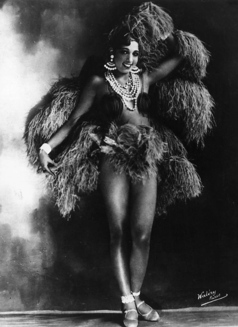 Josephine  və onun ikonik kostyumlarından biri (1930)