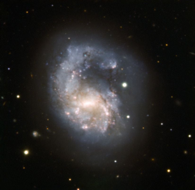 ESO tarafından elde edilen NGC 4027 fotoğrafı
