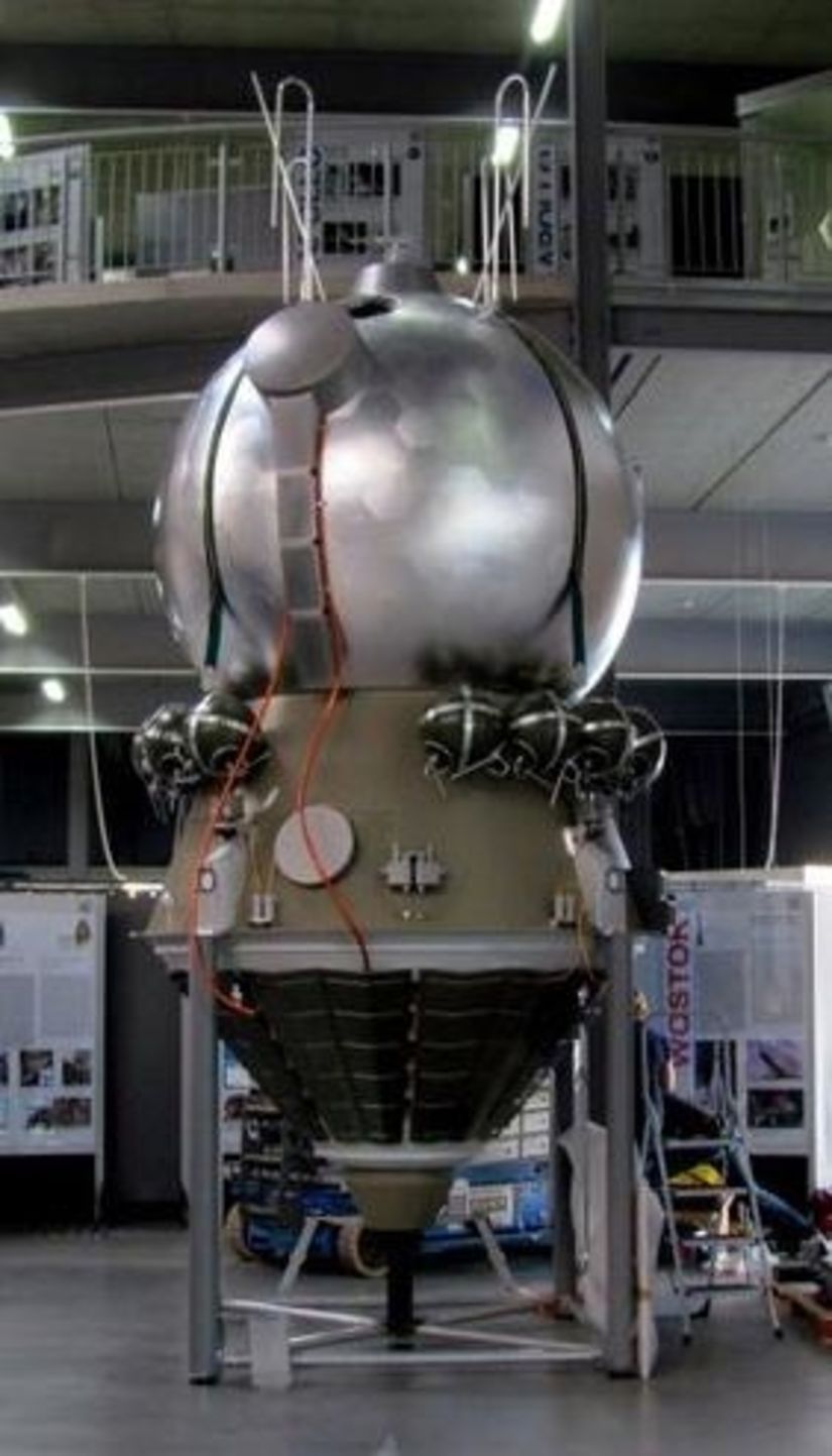 Technik Museum Speyer'de sergilenen Vostok 1 kopyası, orijinal uzay gemisinin aynı boyutlarda yeniden inşa edilmiş halidir.